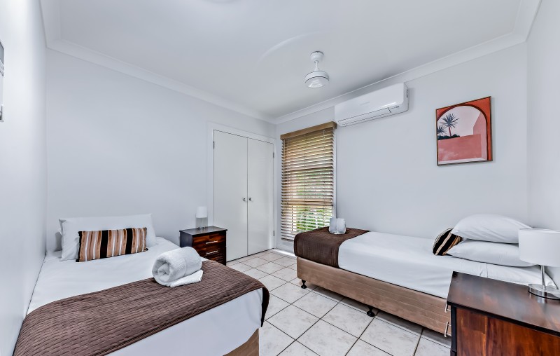 4.14 Golden Orchid Dr 07.06.2022 R Jean Photography 11